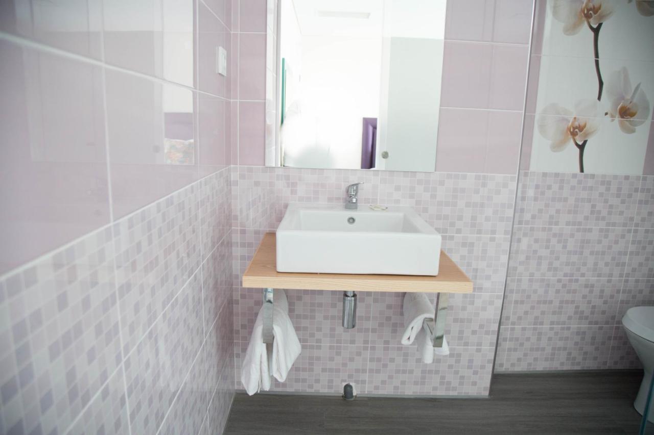 קוביליה Tomas Guest House מראה חיצוני תמונה
